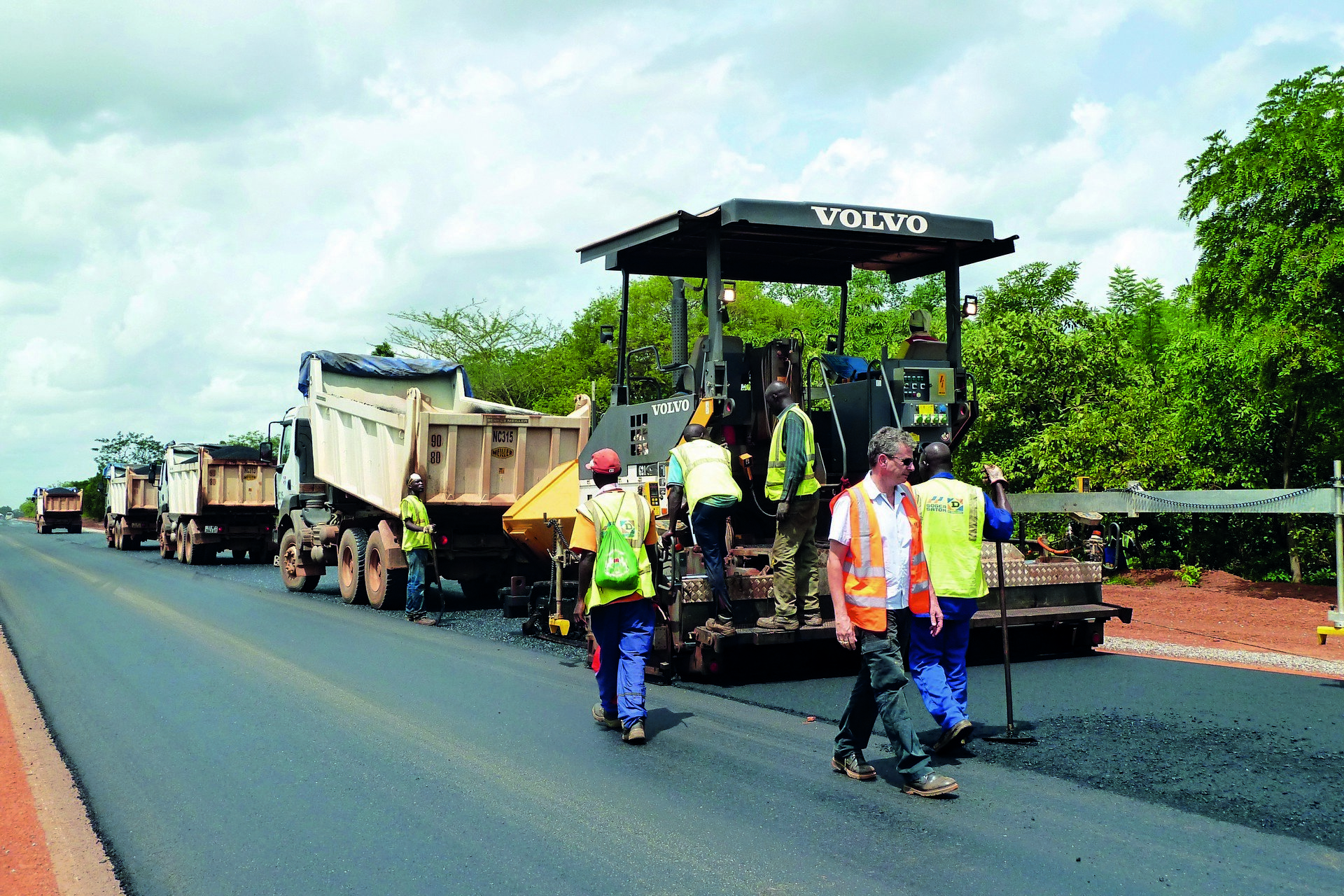 Road works Sakoinse Boromo © OAI 2017